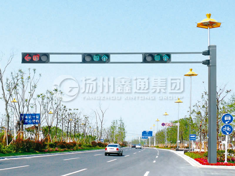 XHDG-014，雙橫臂信號燈桿