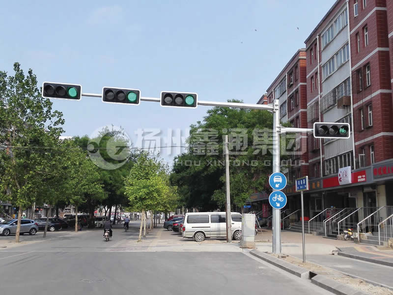 XHDG-043，八棱雙臂信號(hào)燈桿