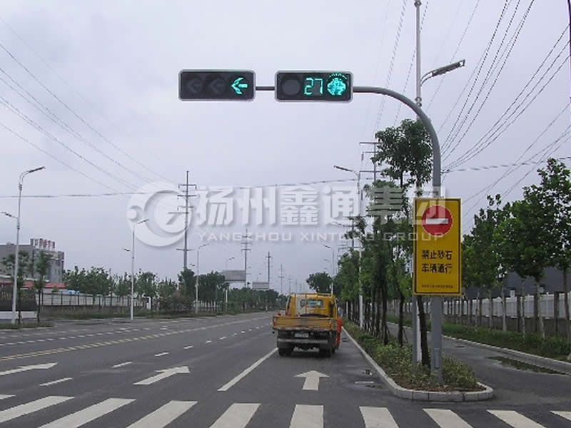 XHDG-051，自彎信號燈桿