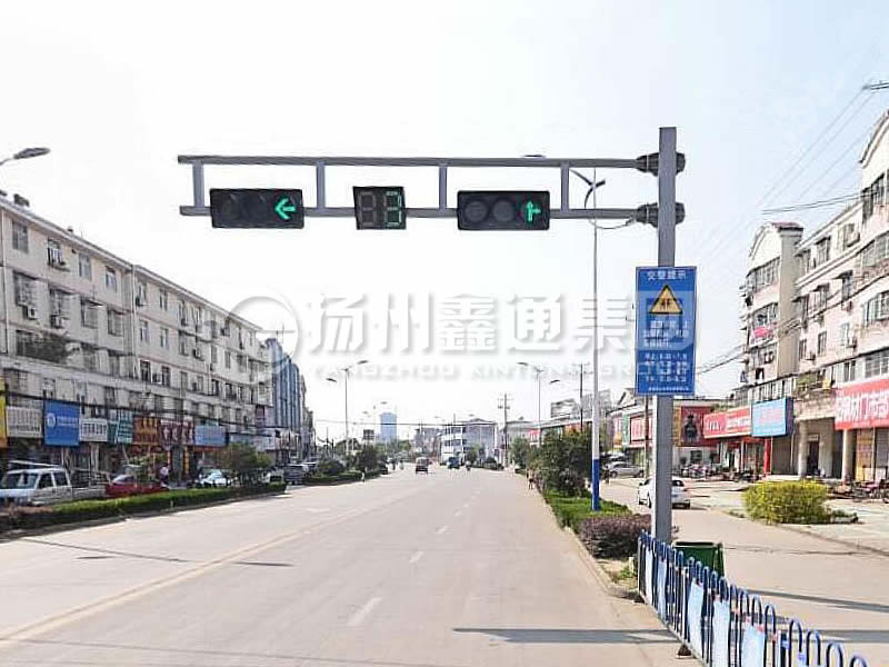 XHDG-057，F(xiàn)型方管信號(hào)燈桿