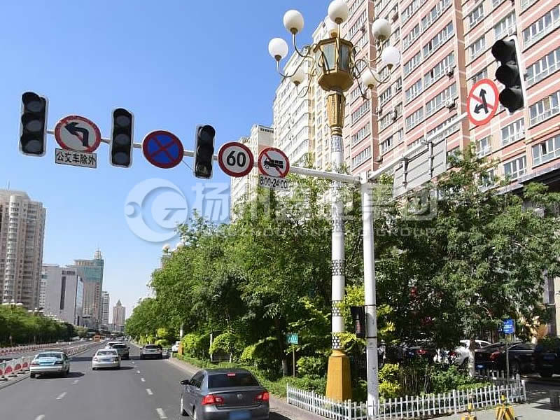 XHDG-058，八棱直角雙臂信號(hào)燈桿